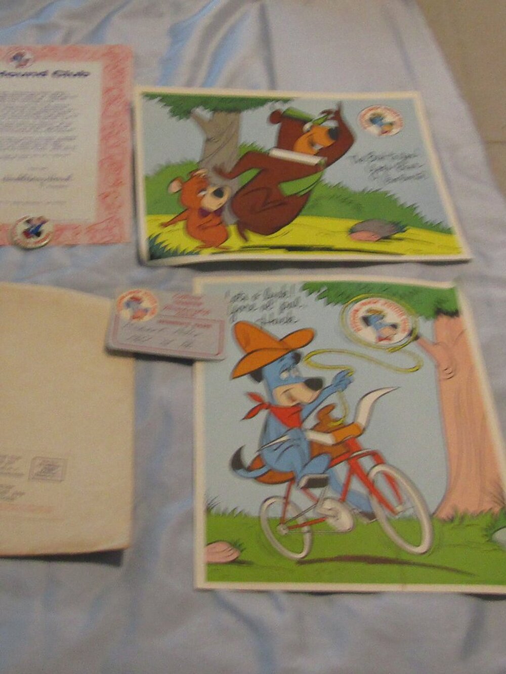 1960 Vintage HUCKLEBERRY HOUND CLUB Lapel Pin 2 Signed Photos Membership Card